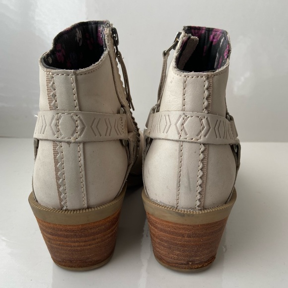 Teva Foxy Nubuck Heeled Ankle Boot in Light Taupe Size 7.5 - Picture 4 of 10